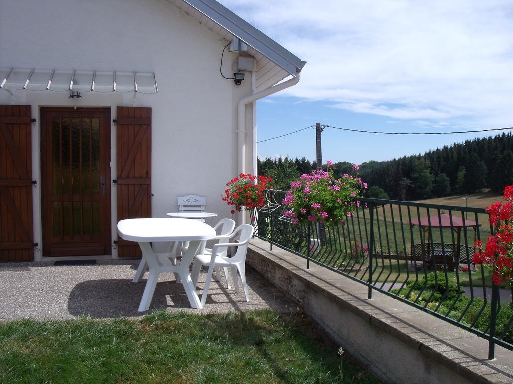 Gite Les Hirondelles Plombieres-les-Bains Exterior photo