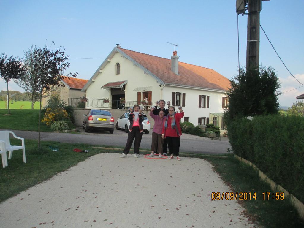 Gite Les Hirondelles Plombieres-les-Bains Exterior photo