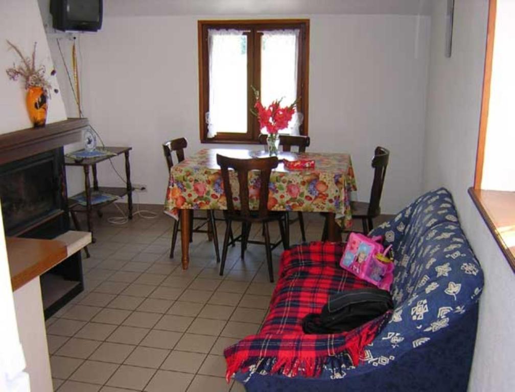 Gite Les Hirondelles Plombieres-les-Bains Exterior photo